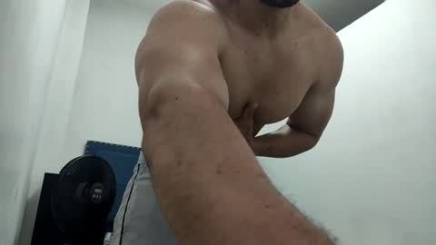 Snapshot of insistente chatting on 2, 12, 2025 INSTAGRAM camilodlx online show from 2, 12, 2025