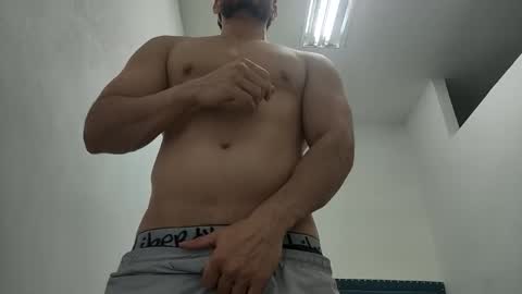 Snapshot of insistente chatting on 16, 12, 2025 INSTAGRAM camilodlx online show from 16, 12, 2025