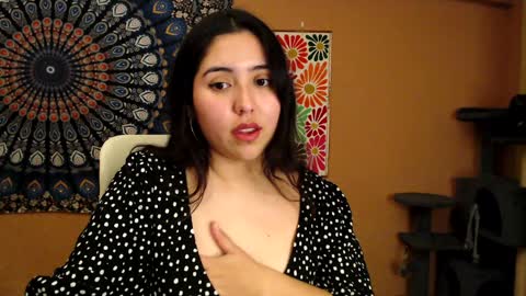 Snapshot of intimatetales chatting on 5, 1, 2025 Africa online show from 5, 1, 2025