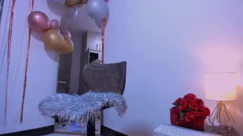 Pantyhose Queen online show from 6, 8, 2026