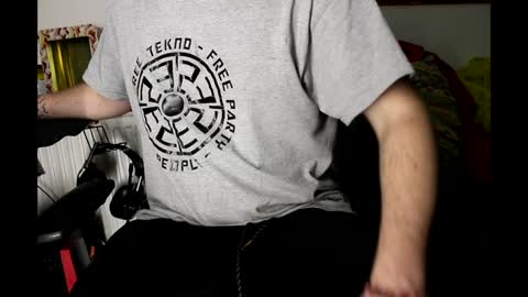 Snapshot of ipipo42o chatting on 18, 12, 2024 DrownMentally online show from 18, 12, 2024