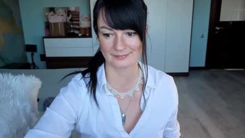 iracherrynow online show from 15, 12, 2025