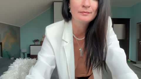 iracherrynow online show from 4, 6, 2026
