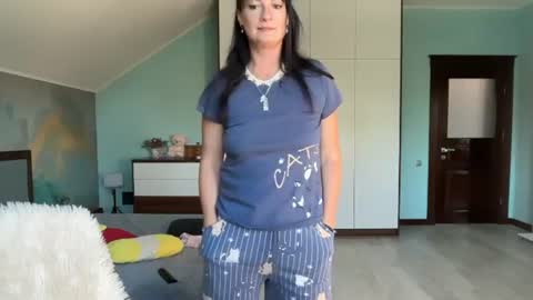 iracherrynow online show from 30, 7, 2026