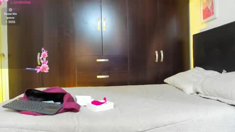 IrisVianca online show from 1, 3, 2025