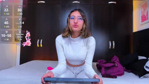 IrisVianca online show from 5, 3, 2025