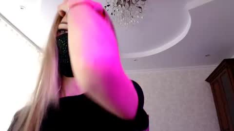 Lily online show from 22, 7, 2026