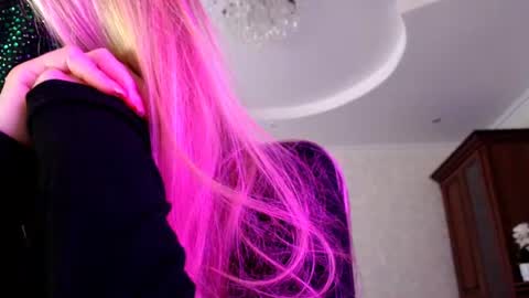 Lily online show from 28, 7, 2026
