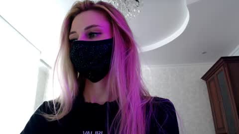 Lily online show from 28, 7, 2026