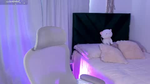 Iris Moira  online show from 25, 7, 2026