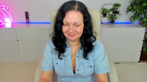 Snapshot of irissmoon1 chatting on 5, 3, 2026 Iris online show from 5, 3, 2026