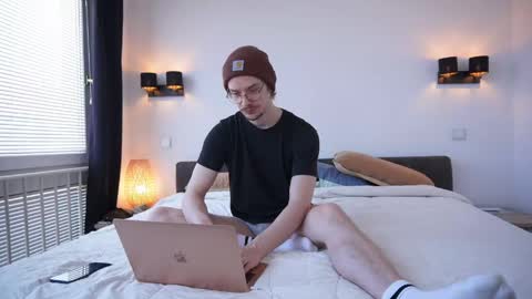 Sam online show from 26, 4, 2026