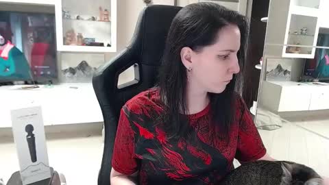 Irwi Tomboy online show from 17, 2, 2025