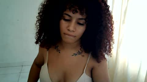 Snapshot of isa_bellaxx23 chatting on 17, 6, 2026 isa_bellaxx23 online show from 17, 6, 2026
