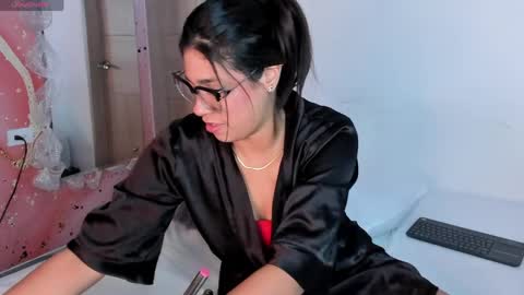 Snapshot of isa_jonness_ chatting on 16, 4, 2026 oIssaJonneso online show from 16, 4, 2026