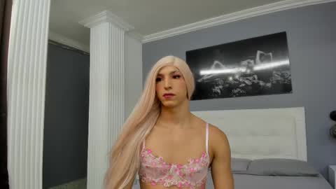 Isa Lancaster online show from 8, 3, 2025