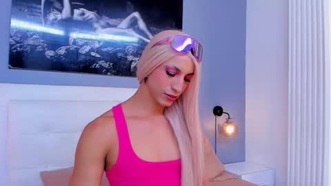 Isa Lancaster online show from 17, 9, 2025