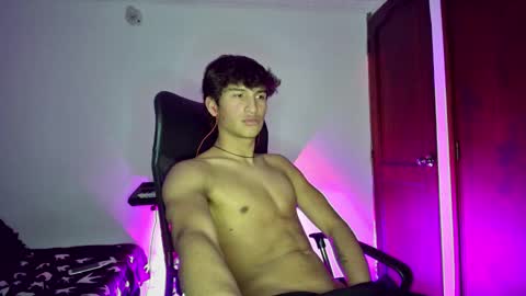 Snapshot of isaac__efx chatting on 1, 2, 2025 isaac online show from 1, 2, 2025