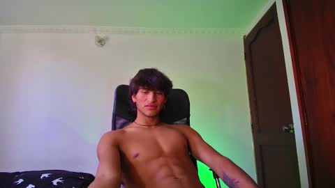 Snapshot of isaac__efx chatting on 2, 10, 2025 isaac online show from 2, 10, 2025