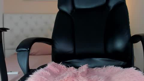 isaac_cryston online show from 12, 3, 2026