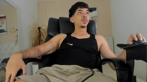 isaac_cryston online show from 6, 4, 2026