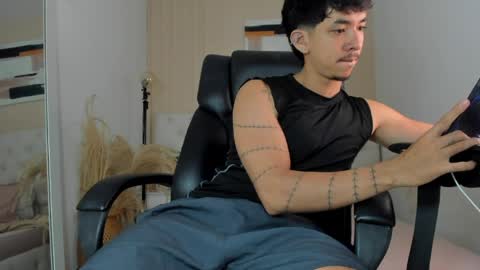 isaac_cryston online show from 8, 4, 2026