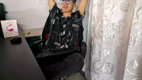 Isaac online show from 18, 10, 2025