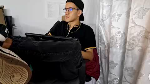 Isaac online show from 21, 10, 2025