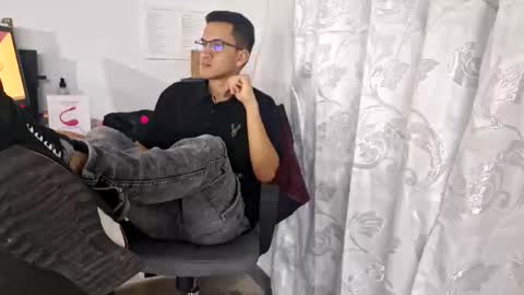 Isaac online show from 22, 10, 2025