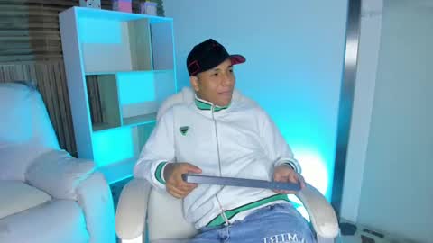 IsaacBlack  online show from 18, 9, 2025