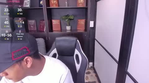 IsaacBlack  online show from 12, 10, 2025