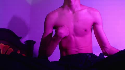 Snapshot of isaaclatino chatting on 28, 12, 2024 isaac online show from 28, 12, 2024