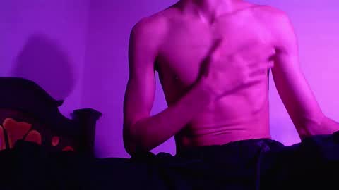 Snapshot of isaaclatino chatting on 28, 12, 2024 isaac online show from 28, 12, 2024