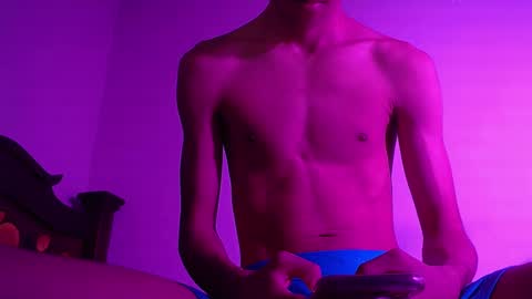 Snapshot of isaaclatino chatting on 31, 12, 2024 isaac online show from 31, 12, 2024