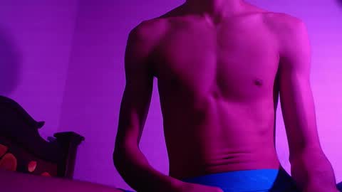 Snapshot of isaaclatino chatting on 13, 1, 2025 isaac online show from 13, 1, 2025