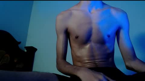 Snapshot of isaaclatino chatting on 18, 2, 2025 isaac online show from 18, 2, 2025