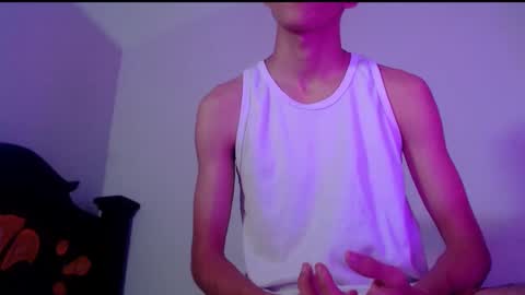 Snapshot of isaaclatino chatting on 4, 3, 2025 isaac online show from 4, 3, 2025