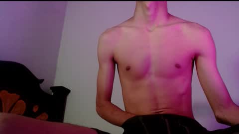 Snapshot of isaaclatino chatting on 5, 3, 2025 isaac online show from 5, 3, 2025