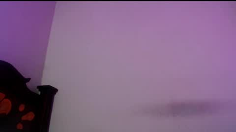 Snapshot of isaaclatino chatting on 6, 3, 2025 isaac online show from 6, 3, 2025