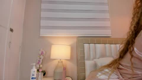 isabela__x online show from 24, 4, 2026