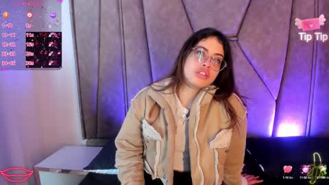 Snapshot of isabela_colins chatting on 2, 10, 2025 isabela Collins online show from 2, 10, 2025