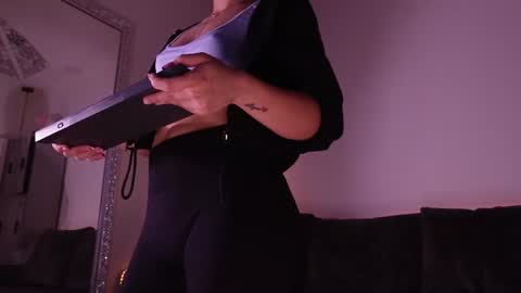 Isabela online show from 5, 8, 2026
