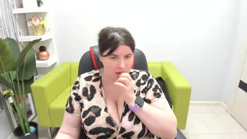 Isabela online show from 16, 2, 2025