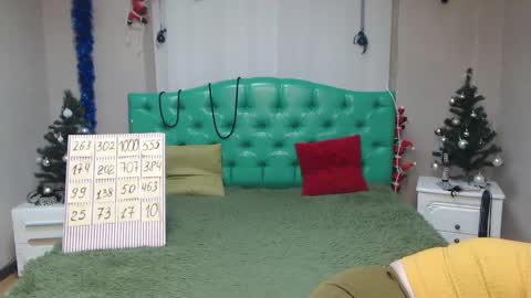 IsabelBlackberry online show from 12, 1, 2025