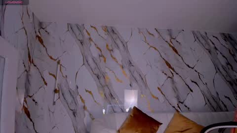 Isabel Bornner online show from 11, 3, 2025