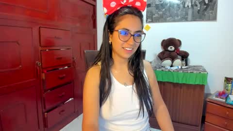 Isabella22 1 online show from 19, 1, 2025