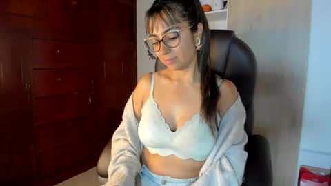 Snapshot of isabella22_1 chatting on 25, 2, 2026 Isabella22 1 online show from 25, 2, 2026