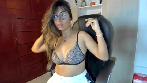Snapshot of isabella22_1 chatting on 25, 3, 2026 Isabella22 1 online show from 25, 3, 2026