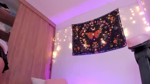 Snapshot of isabella_666_ chatting on 8, 2, 2025 Isa... online show from 8, 2, 2025