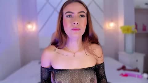 Snapshot of isabella__shine chatting on 5, 12, 2025 Isa online show from 5, 12, 2025